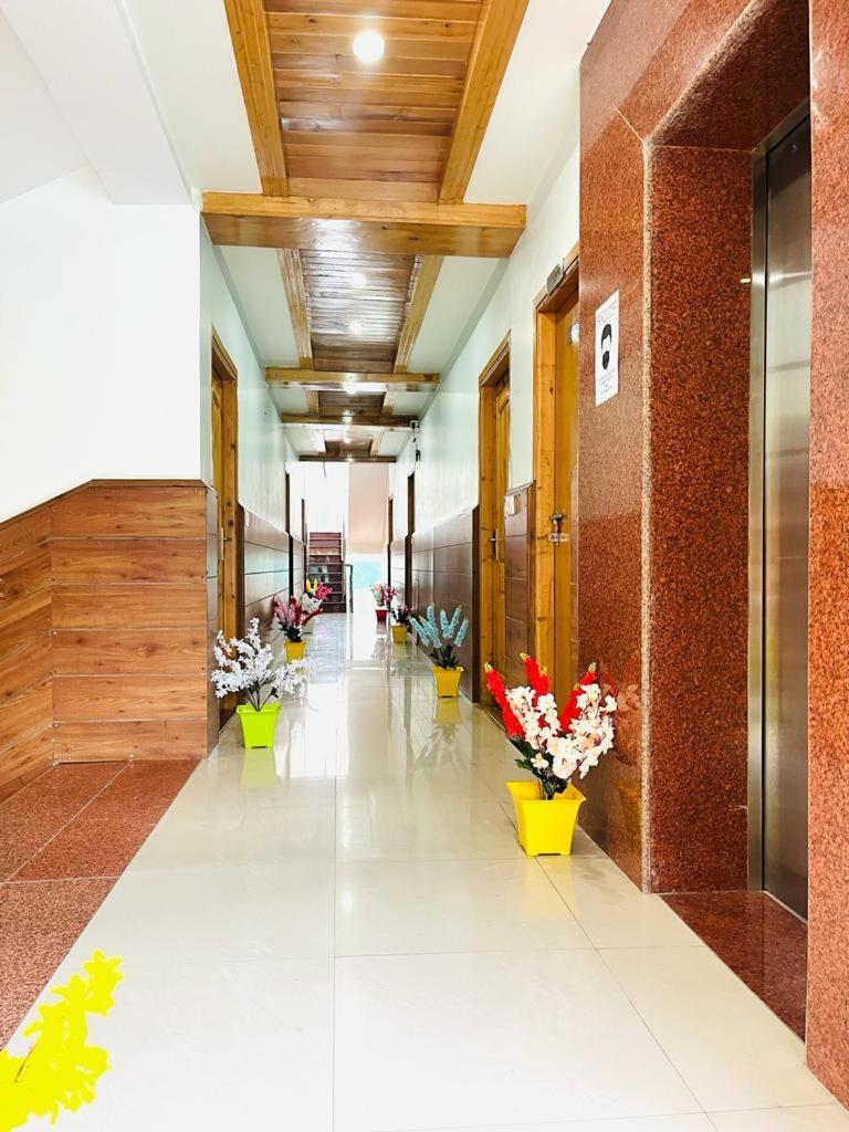 Tata Vista Resort Mall Road Manali - Centrally Heated & Air Cooled Bagian luar foto