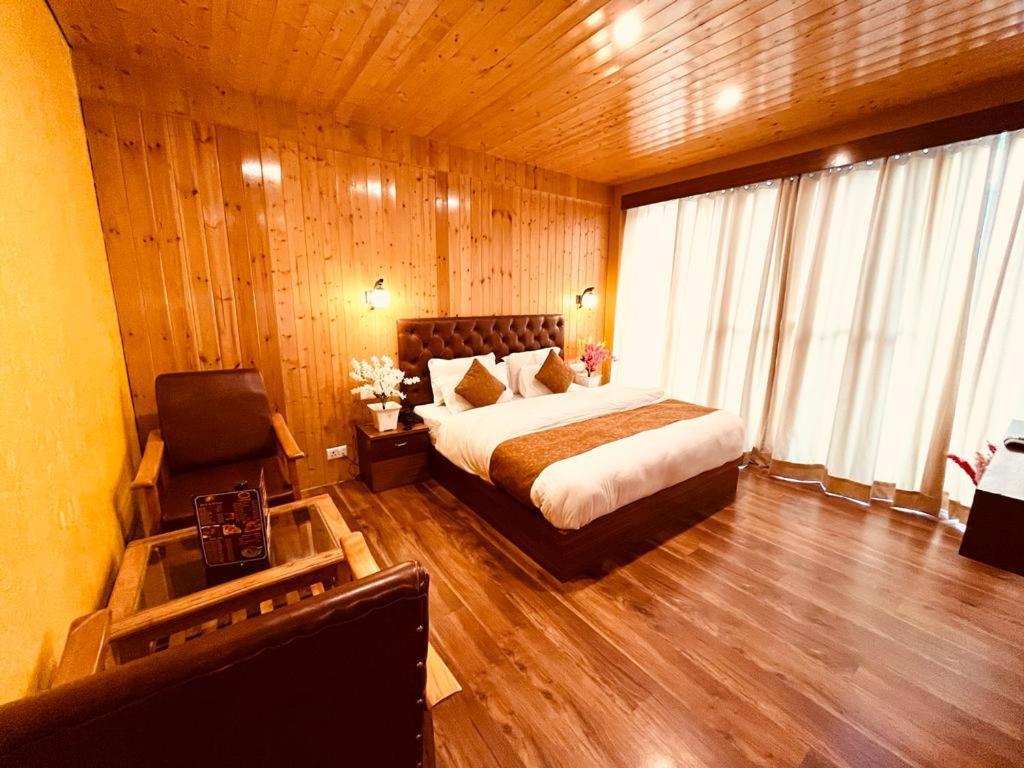 Tata Vista Resort Mall Road Manali - Centrally Heated & Air Cooled Bagian luar foto