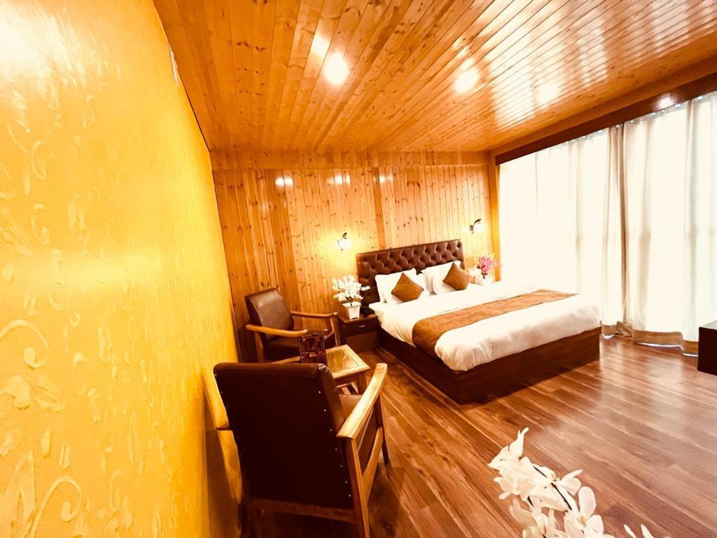 Tata Vista Resort Mall Road Manali - Centrally Heated & Air Cooled Bagian luar foto